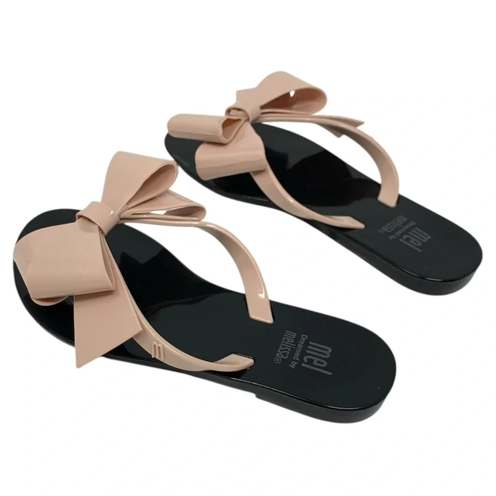 Mel by Melissa Harmonic Bow Ill Glossy black/nude pink Sandals Girls size 12
